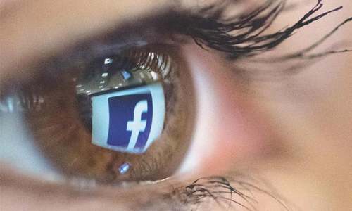 Facebook sinking fast among US teens: survey