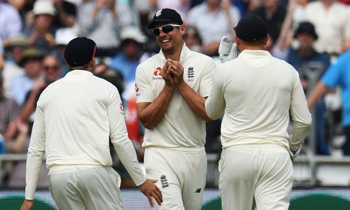 Headingley Test: Pakistan collapse gives England early edge