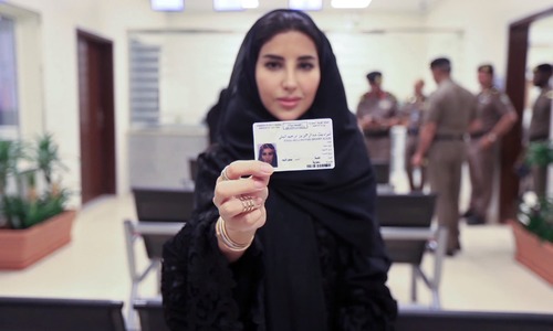 First Saudi women receive driving licences amid crackdown First Saudi women receive driving licences amid crackdown