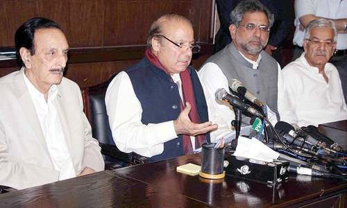 Nawaz assails judiciary as his lawyer gives up