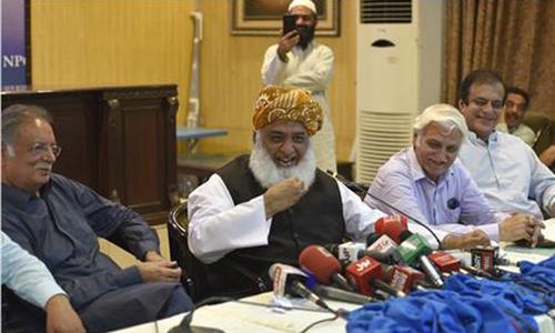 Politicians, journalists vow to play role for freedom of expression Politicians, journalists vow to play role for freedom of expression