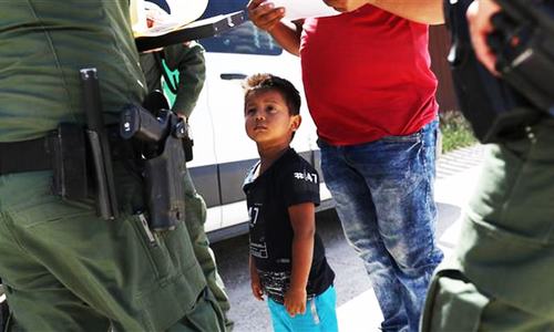 In dramatic turnaround, Trump orders end to family separations