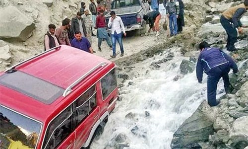 Bad roads, lack of accommodation trouble tourists in GB