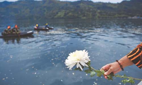 Indonesia calls off operation to retrieve ferry victims