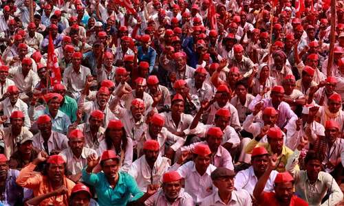 Modi&rsquo;s bonanza to Indian farmers hampered by funds, storage