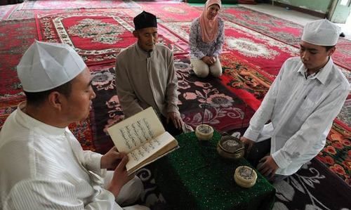 Muslims in China's 'Little Mecca' fear eradication of Islam