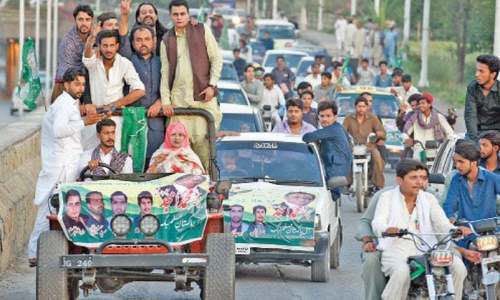 APML chief withdraws in favour of Imran, Umar