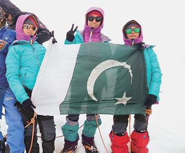 Teenage girls make history by scaling Manglesser peak Teenage girls make history by scaling Manglesser peak