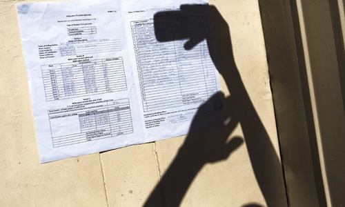 Tension in Zimbabwe as opposition, president claim poll win