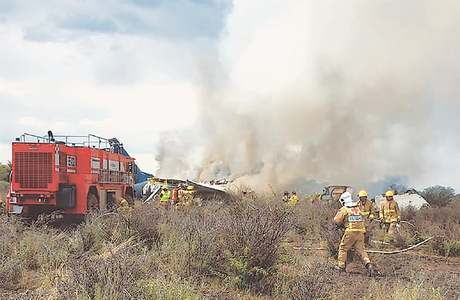 Passengers escape death after plane crashes in Mexico