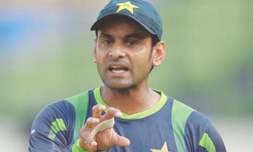 Hafeez mulls retirement over &lsquo;discriminatory treatment&rsquo;