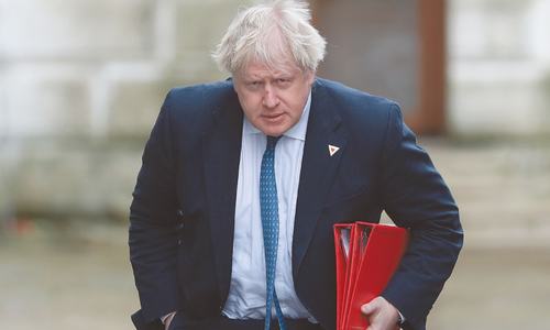 Boris Johnson draws ire with burqa comments
