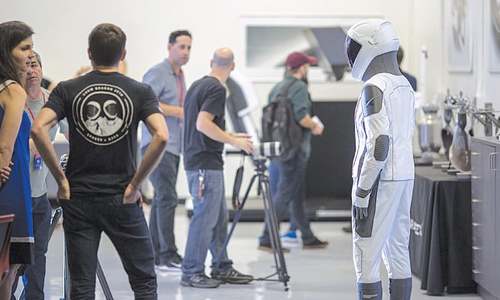 Manned flight to space station is on track, says SpaceX