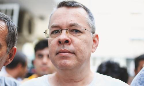 US threatens Turkey with more sanctions if it doesn&rsquo;t free pastor