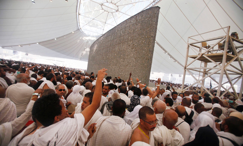 Qatar accuses Saudis of barring Haj pilgrims
