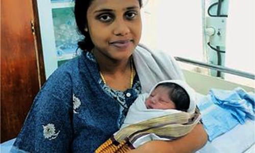 Woman gives birth after helicopter rescue from Kerala floods