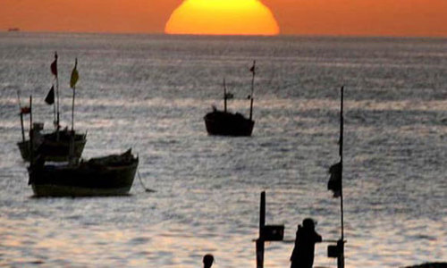 India arrests nine Pakistani fishermen, seizes boat India arrests nine Pakistani fishermen, seizes boat