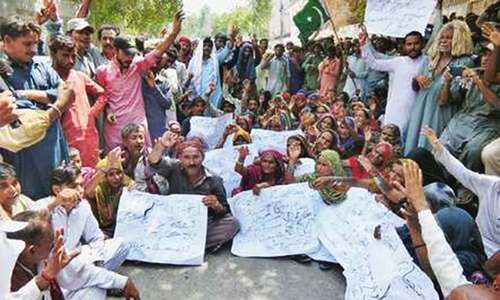 Hindus protest encroachment of cremation site