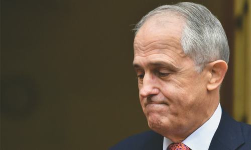 Australian PM Turnbull narrowly wins party vote