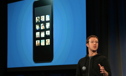 Facebook suspends hundreds of apps over data concerns Facebook suspends hundreds of apps over data concerns