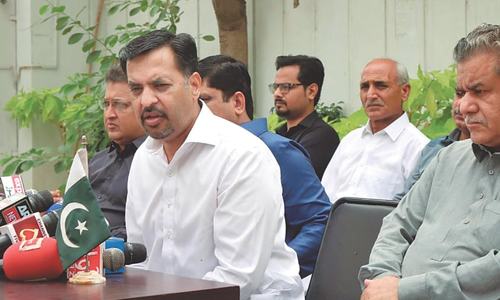 Kamal requests PM to order fresh census in Karachi, Hyderabad