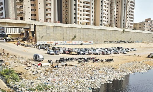 Supermarket given one month to shift parking lot from Lyari riverbed