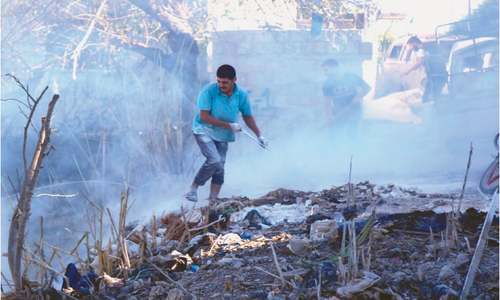 Syrian and Russian warplanes pound Idlib before talks