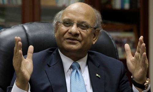 ’مہنگی کاروں،موبائل فونز کی درآمد پر پابندی آئی ایم ایف کے پاس جانے سے بچاسکتی ہے‘