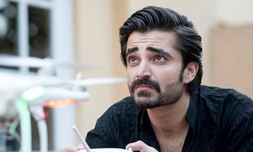 کلثوم نواز کے انتقال پر ٹویٹ، حمزہ علی عباسی پر شدید تنقید