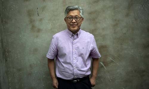 Chinese pastor defiant after authorities close down prominent church Chinese pastor defiant after authorities close down prominent church