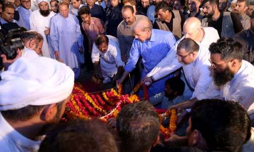 Kulsoom Nawaz laid to rest at Jati Umra in Lahore