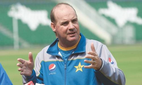 'Confidence crisis' behind Pakistan's problems, Arthur admits