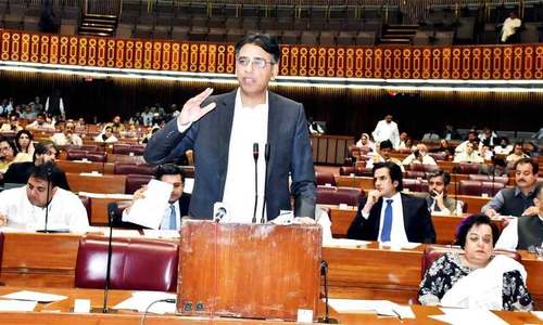 ‘Mini-budget’ comes under fire in Senate body meeting, govt puts up stout defence ‘Mini-budget’ comes under fire in Senate body meeting, govt puts up stout defence
