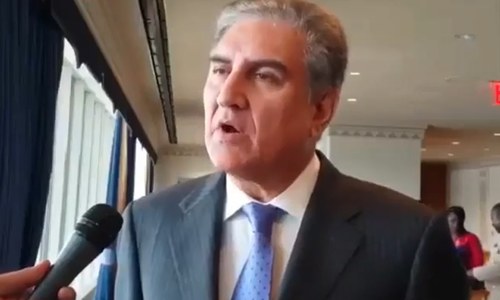 FM Qureshi discusses India's construction of dams with World Bank president