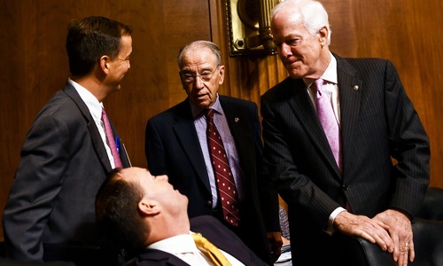 GOP agrees to FBI probe of Trump's Supreme Court pick Kavanaugh, delaying Senate vote