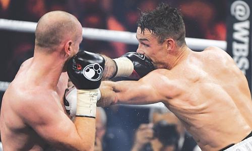 Smith becomes WBA super champion