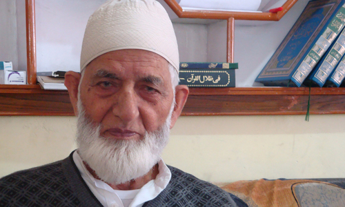 Kashmiri leader Gilani distances himself from social media campaign against Dawn