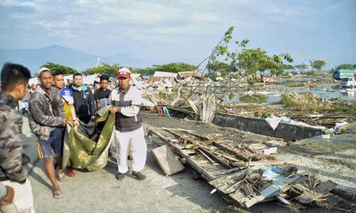 Missing toll soars to 5,000 in engulfed Indonesia quake neighbourhoods