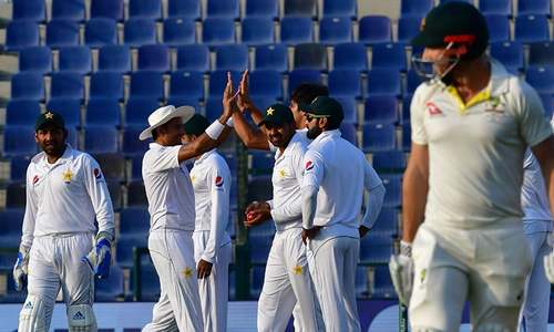 Dominant Pakistan close on series victory over Australia