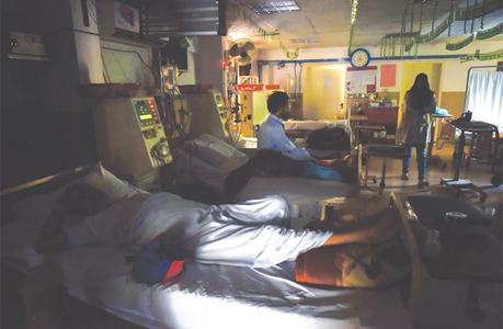 Massive power breakdown hits Karachi once again Massive power breakdown hits Karachi once again