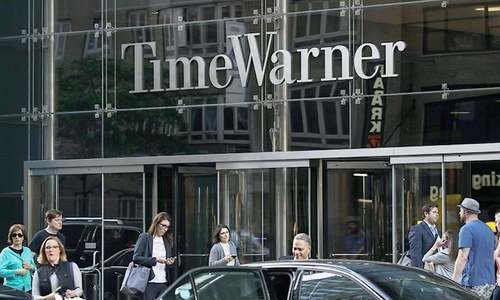 Explosive devices sent to Obama, Clintons; CNN evacuated