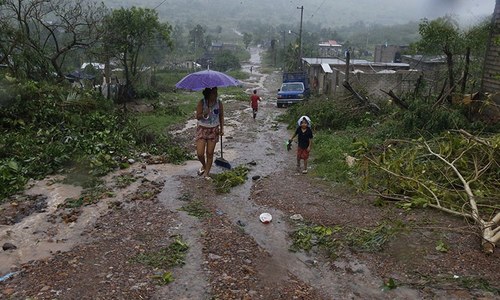 Hurricane batters Mexico&rsquo;s coastal towns