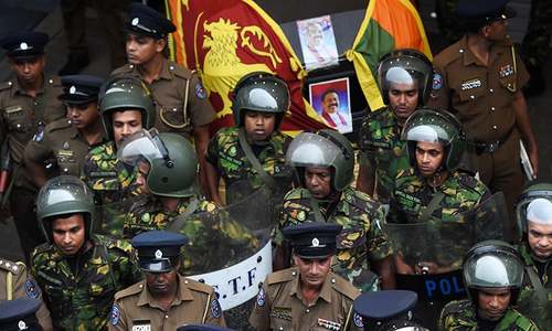 One killed in Lanka violence as constitutional crisis persists One killed in Lanka violence as constitutional crisis persists