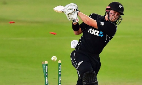 Pakistan comprehensively beat New Zealand by 6 wickets in second ODI Pakistan comprehensively beat New Zealand by 6 wickets in second ODI