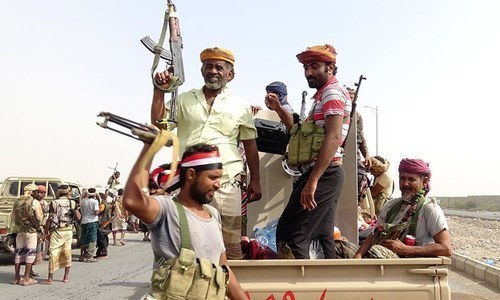 Clashes reach residential streets in Yemen&rsquo;s rebel-held city