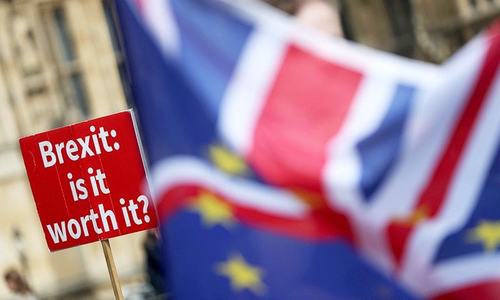 UK says it has reached draft Brexit deal with EU