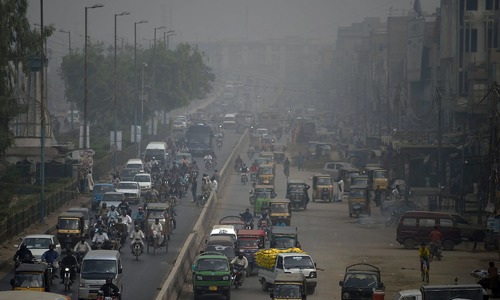 Smog to blanket Karachi for next couple of days, says regional met official