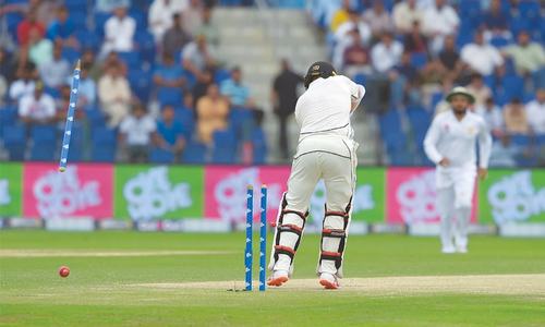 Boult leads NZ resurgence as Pakistan collapse