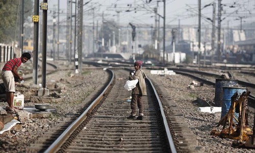 4 Indian students commit suicide by jumping in front of train
