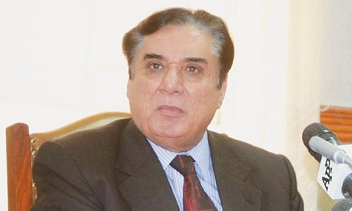 NAB chairman directs officers to 'dispose of mega corruption cases on priority'